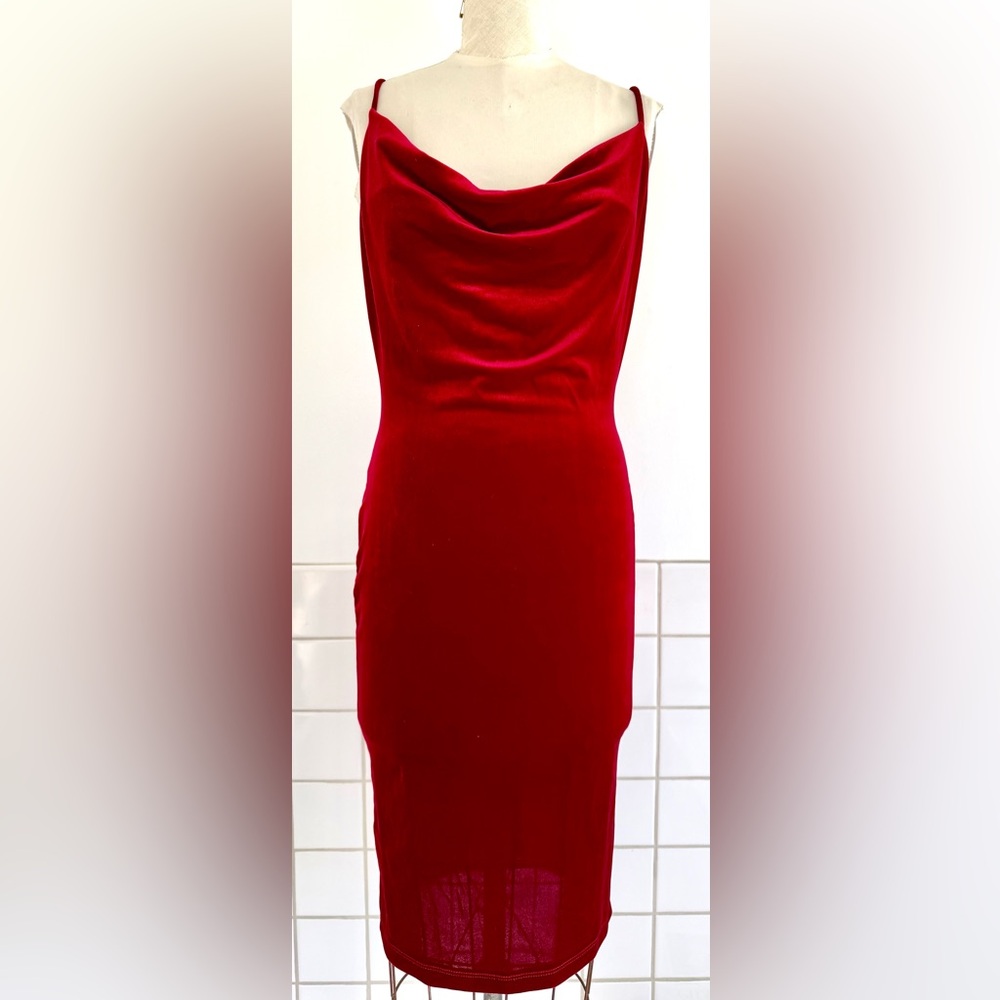 Lulu's Rich Ruby Red Stretch Velvet Midi Dress Spaghetti Straps. Large NWOT